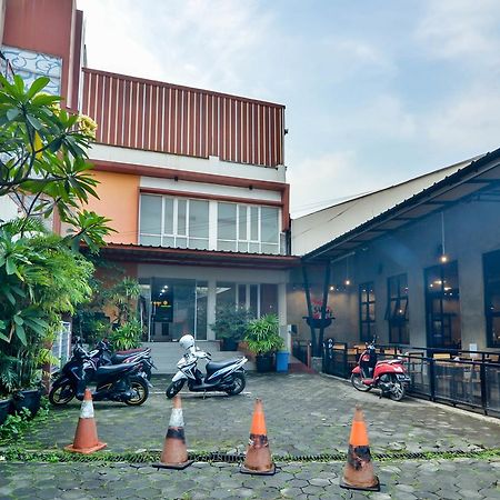 Image Hotel And Resto Bandung Eksteriør billede