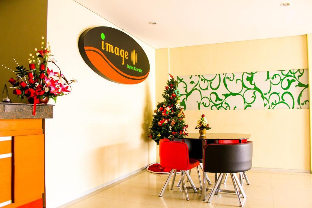 Image Hotel And Resto Bandung Eksteriør billede
