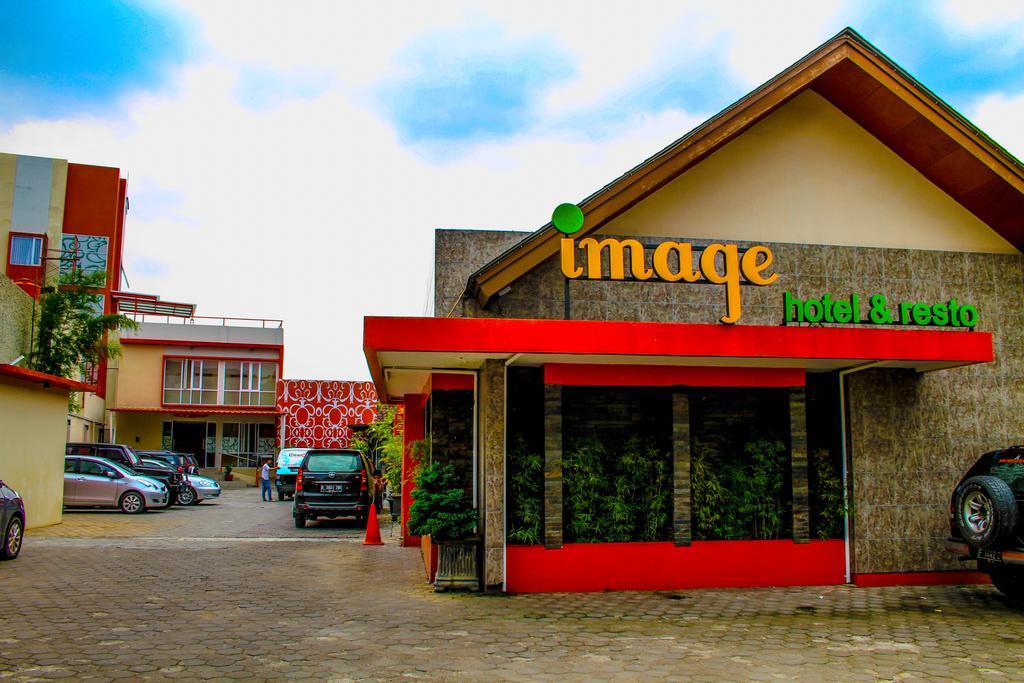 Image Hotel And Resto Bandung Eksteriør billede